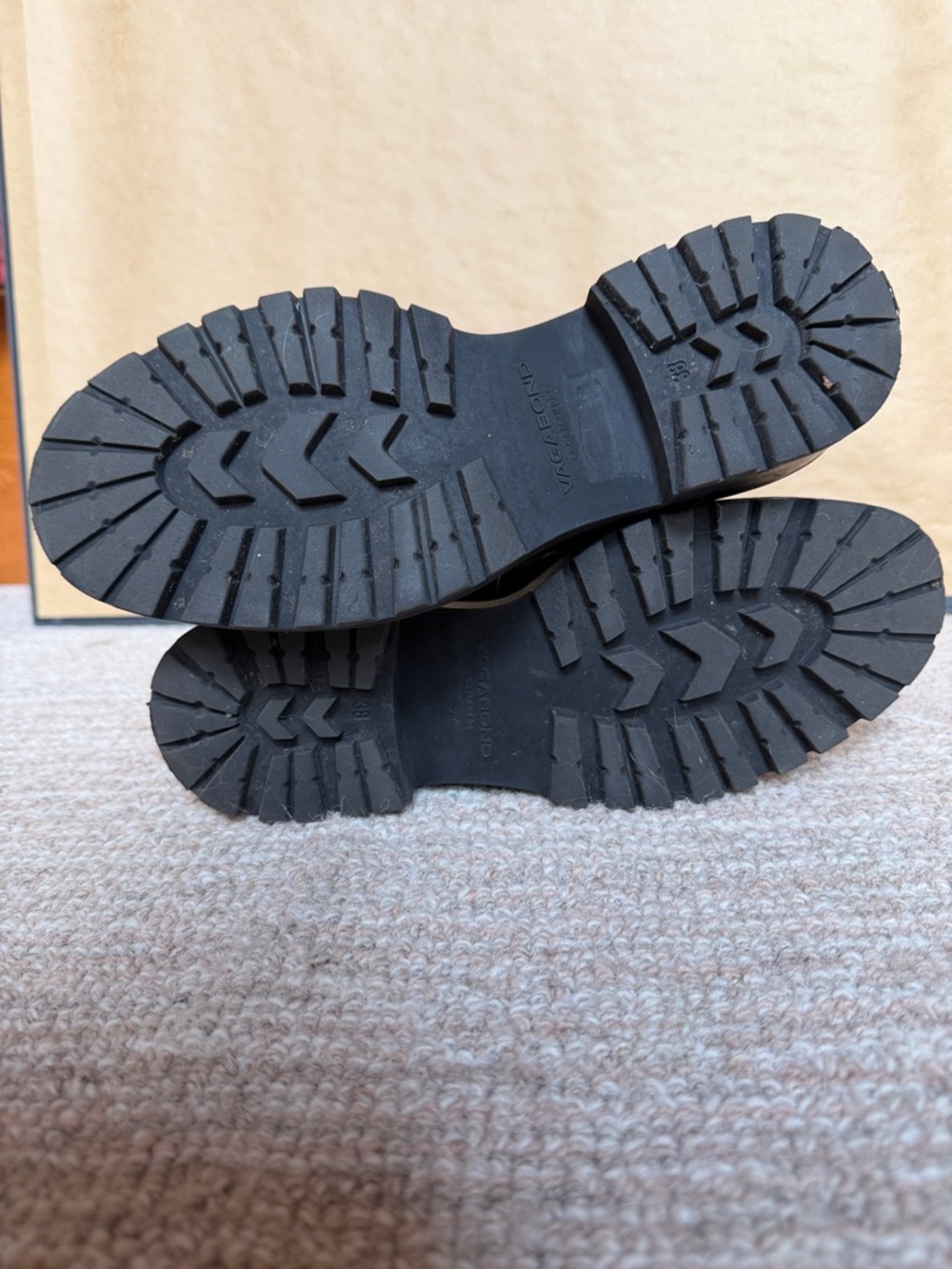 Vagabond Black Leather Chunky Loafers - Picture 6 of 6
